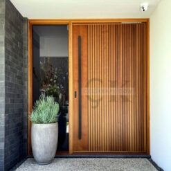 Dikey Çizgili Ahşap Villa Kapısı ÇK0136
